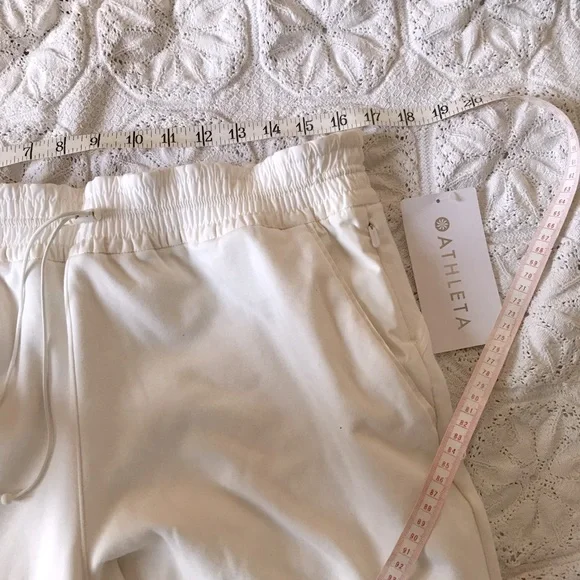 NWT Athleta wide leg sweatpants cropped white cream XL triumph hybrid capris - Picture 12 of 16